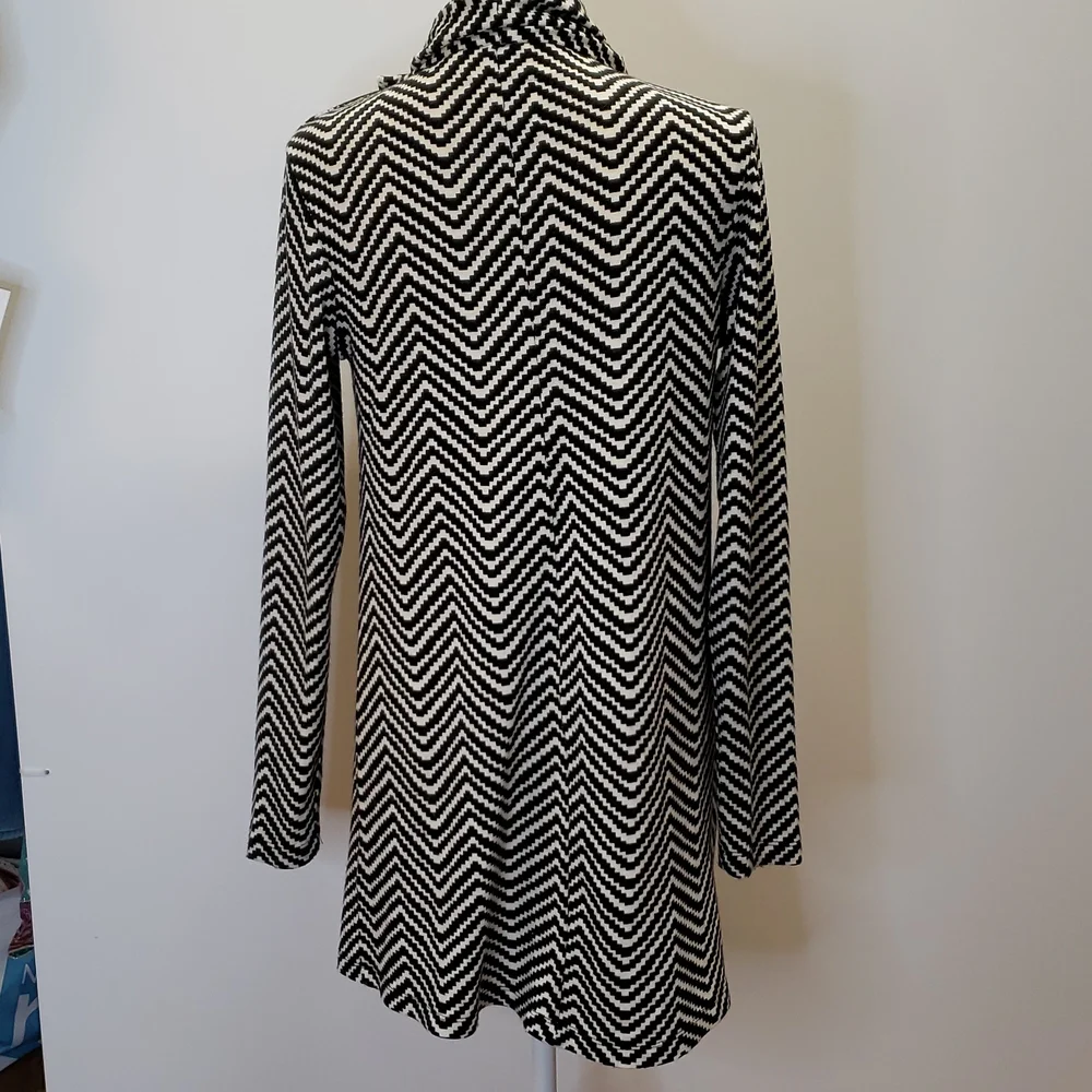 NWOT skies are blue size XS oversized black-and-white cardigan. F40 - Picture 4 of 9
